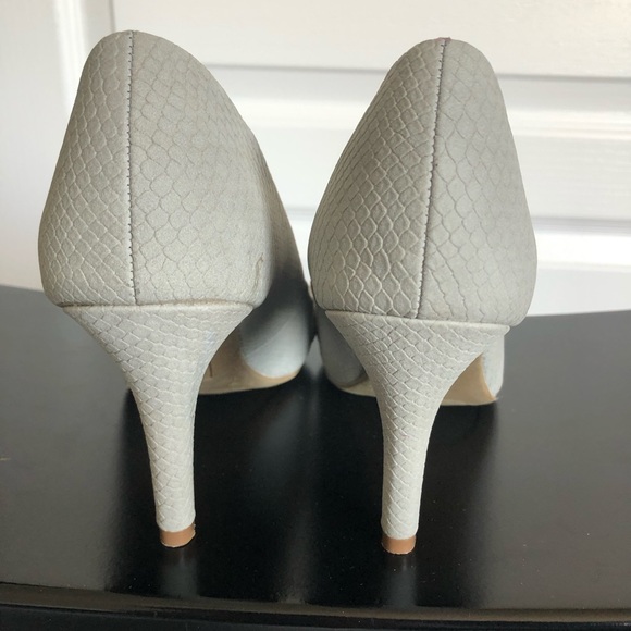 Women’s Open Toed Heels - Picture 4 of 6